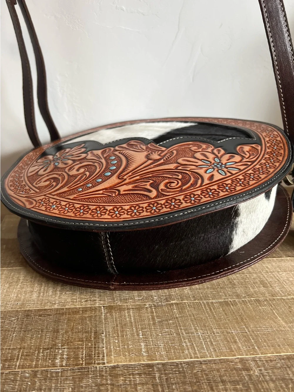 Myra Western Cowhide Round Crossbody Bag Hand Tooled Leather Boho Purse NWT - Picture 8 of 11